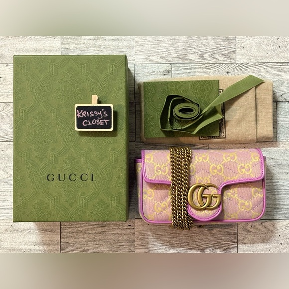 đź’Ż Authentic Gucci Super Mini Marmont Pink and Gold Women's Bag - Picture 1 of 12
